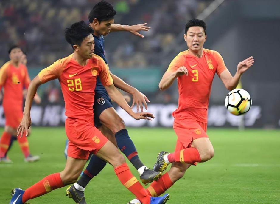 赛季中段观察：五大联赛战术风向与争冠格局的深层解读